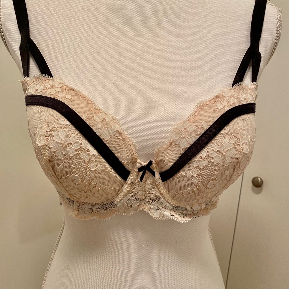 Victoria’s Secret sexy push up bra